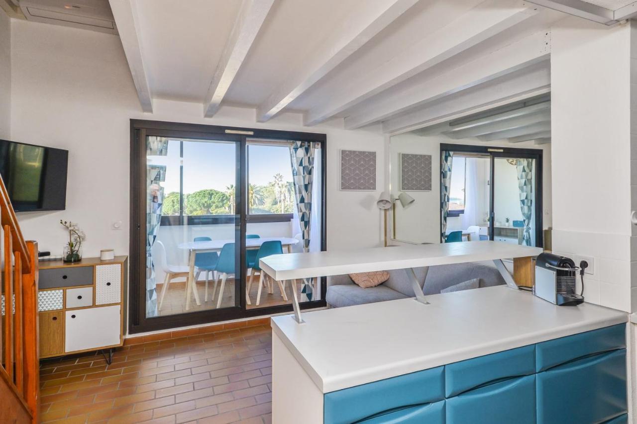 Duplex Flat With Seaview Loggia And Pool In Six-fours - Welkeys